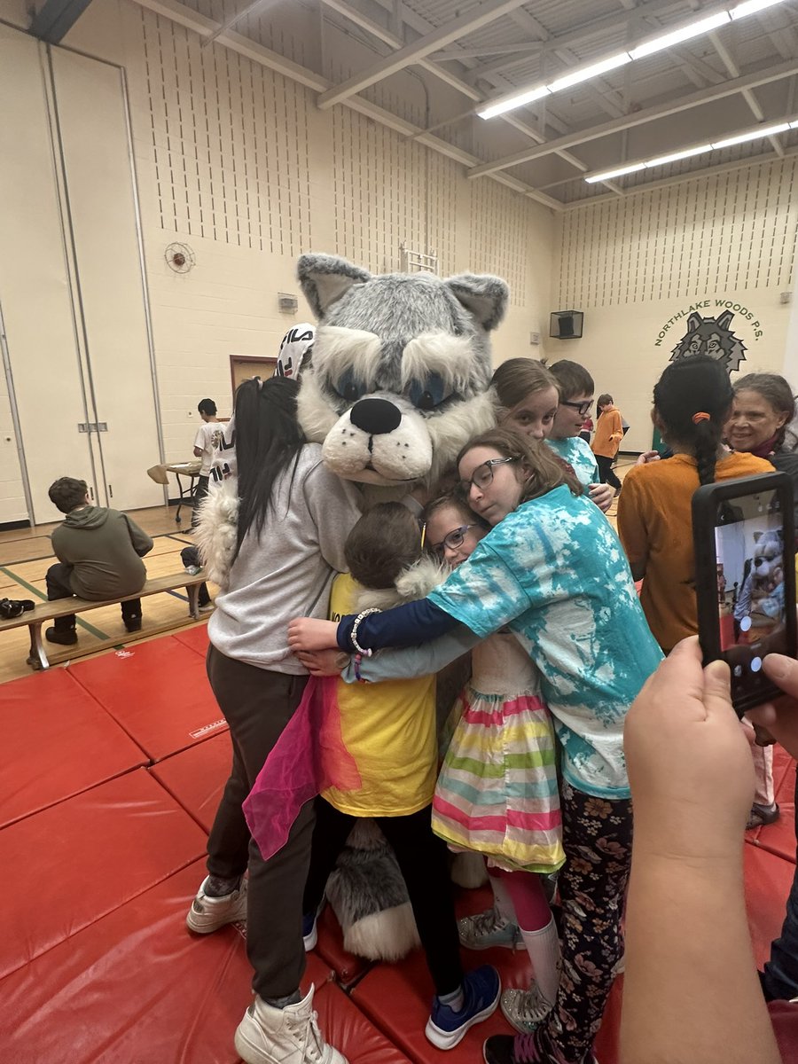 Northlake Woods PS tweet media