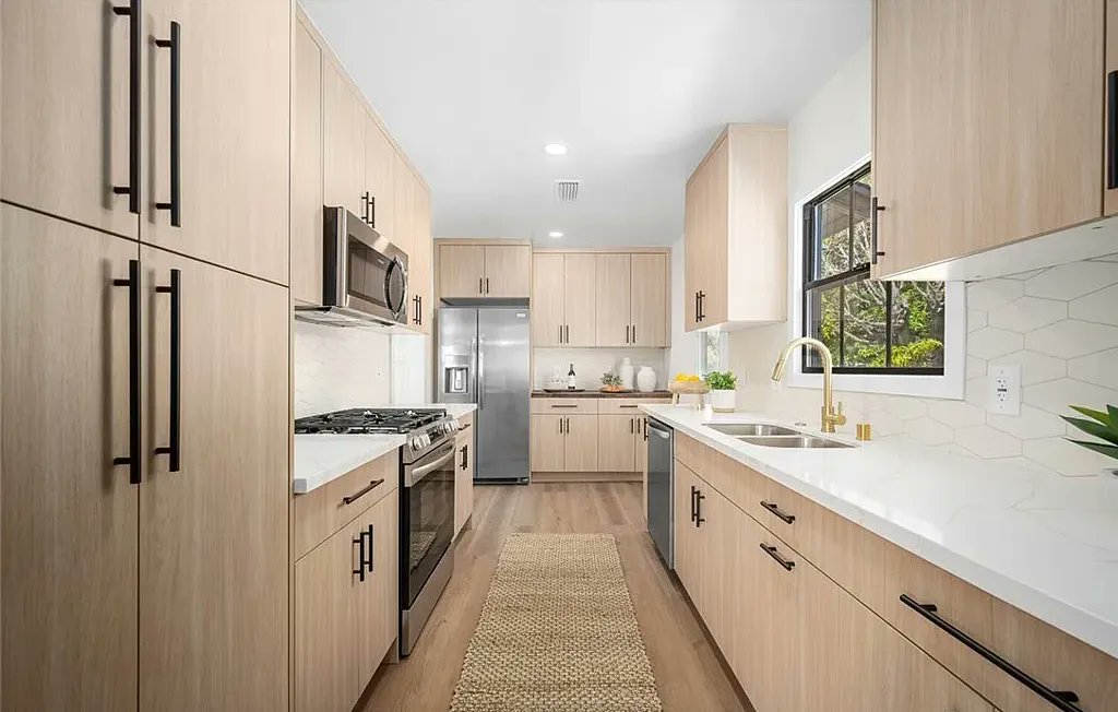 DanMishev's tweet photo. 🎉 Incredible news! My amazing buyers are officially in escrow on the amazing pool house! 🌊🏡 This stunning property features 3 spacious bedrooms and 3 beautifully designed bathrooms, making it the ultimate getaway for family and friends. https://t.co/fHsERYrPPQ