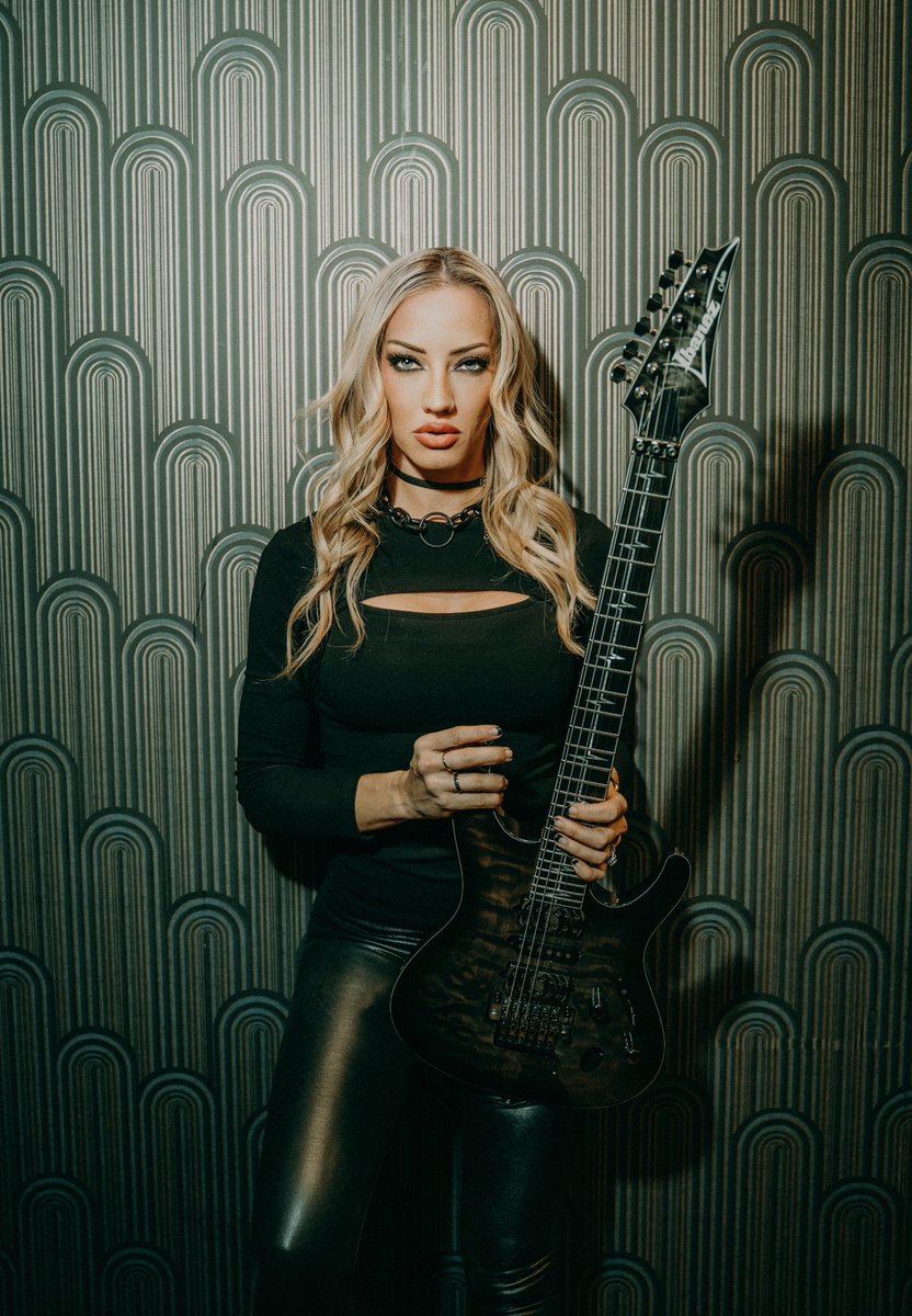 Hi X it’s been a while 🙋🏼‍♀️ what’s new? Tell me something interesting about your week!

(I’m working on new music 🎸)

📸 <a href="/AmbATamb/">𝔸𝕄𝔹</a>