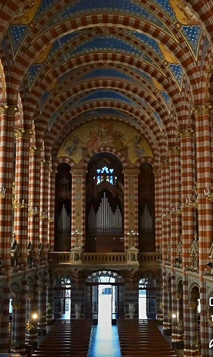 Un Poco Más tweet media