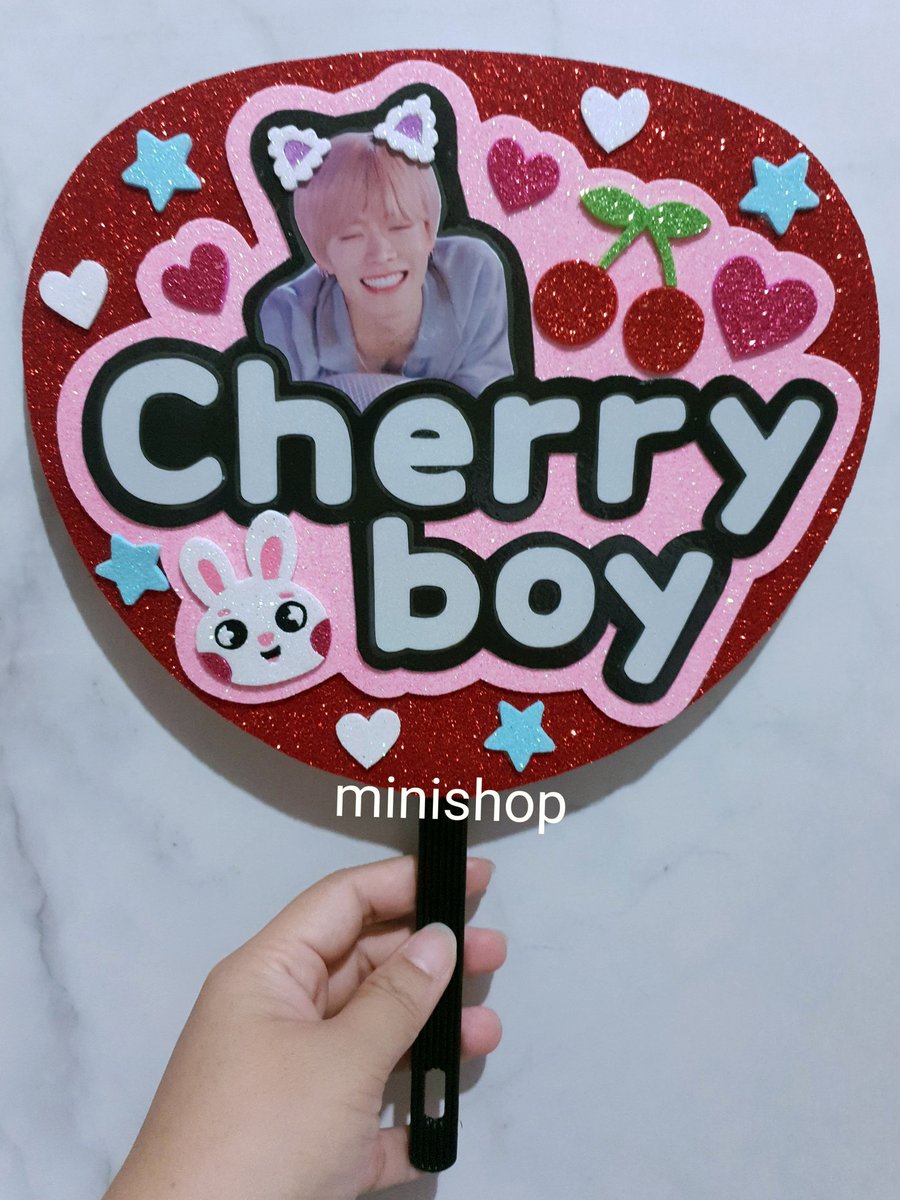 MiniShop_kr's tweet photo. ยังรับทำพัดอยู่นะคะ สนใจทัก DM มาได้เลยน้า
พัดที่ร้านมีหลายรูปแบบ ลูกค้าออกแบบเองได้ เลือกวัสดุเองได้ตามต้องการเลยค่ะ

#พัดminiShop #พัดมินิช็อป
#รับทำพัด #พัดเชียร์ #พัดศิลปิน #อุจิวะ #Uchiwa https://t.co/fnxIJz4WDD