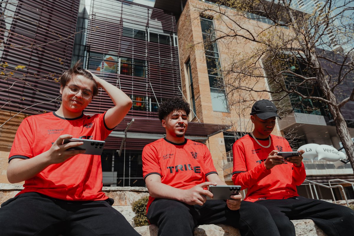 TribeGaming's tweet photo. ✅ touching grass
✅ getting some sun
✅ playing on a Samsung #GalaxyS25 Ultra

#PlayGalaxy #SamsungPartner https://t.co/B5hb6n8ce0