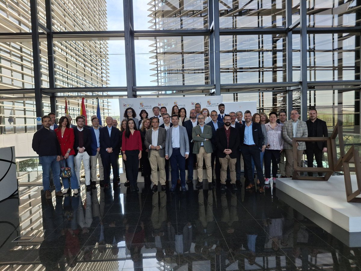 Hemos estado presentes en el Patronato de @EXECyL y en la presentación del Plan de Sostenibilidad  <a href="/jcyl/">Junta de Castilla y León</a> <a href="/Guscobos/">Augusto Cobos Pérez</a> Orgullosos de formar parte de la Comisión de Sostenibilidad de EXECyL, contribuyendo al desarrollo sostenible y al futuro de nuestra comunidad #compromiso
