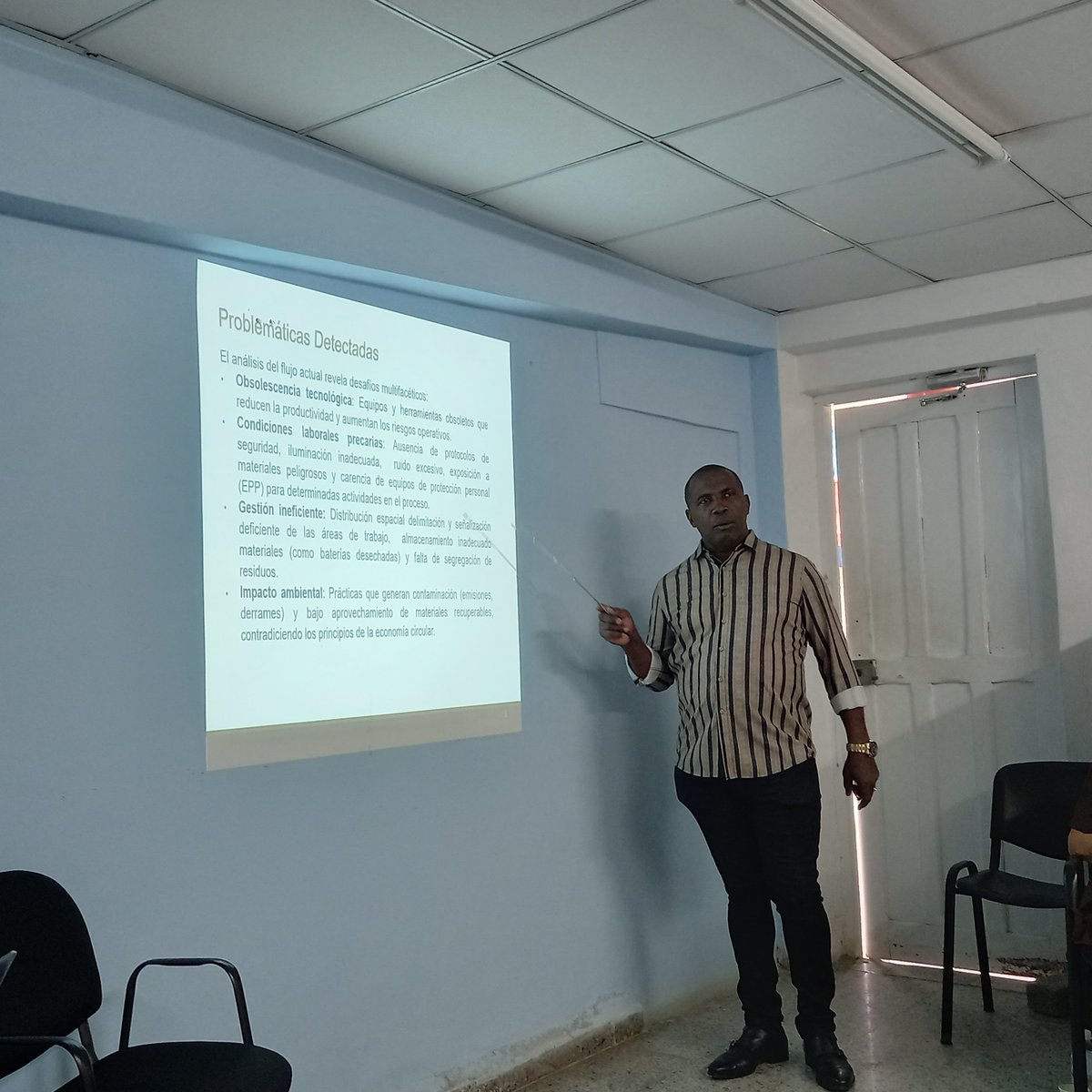 MindusIndustria's tweet photo. En este día continúan las presentaciones de proyectos de las Empresas de Reciclaje, como parte de sus actividades aportando al  #DesarrolloIndustrial por el que tanto trabajamos en toda #IndustriasCuba https://t.co/0Jf6Zoyili