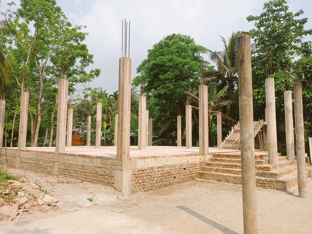 nflupdatesx's tweet photo. This mosque is under construction if you be mentally donor for this. Please please donate something. https://t.co/3bwrxLn4lN
