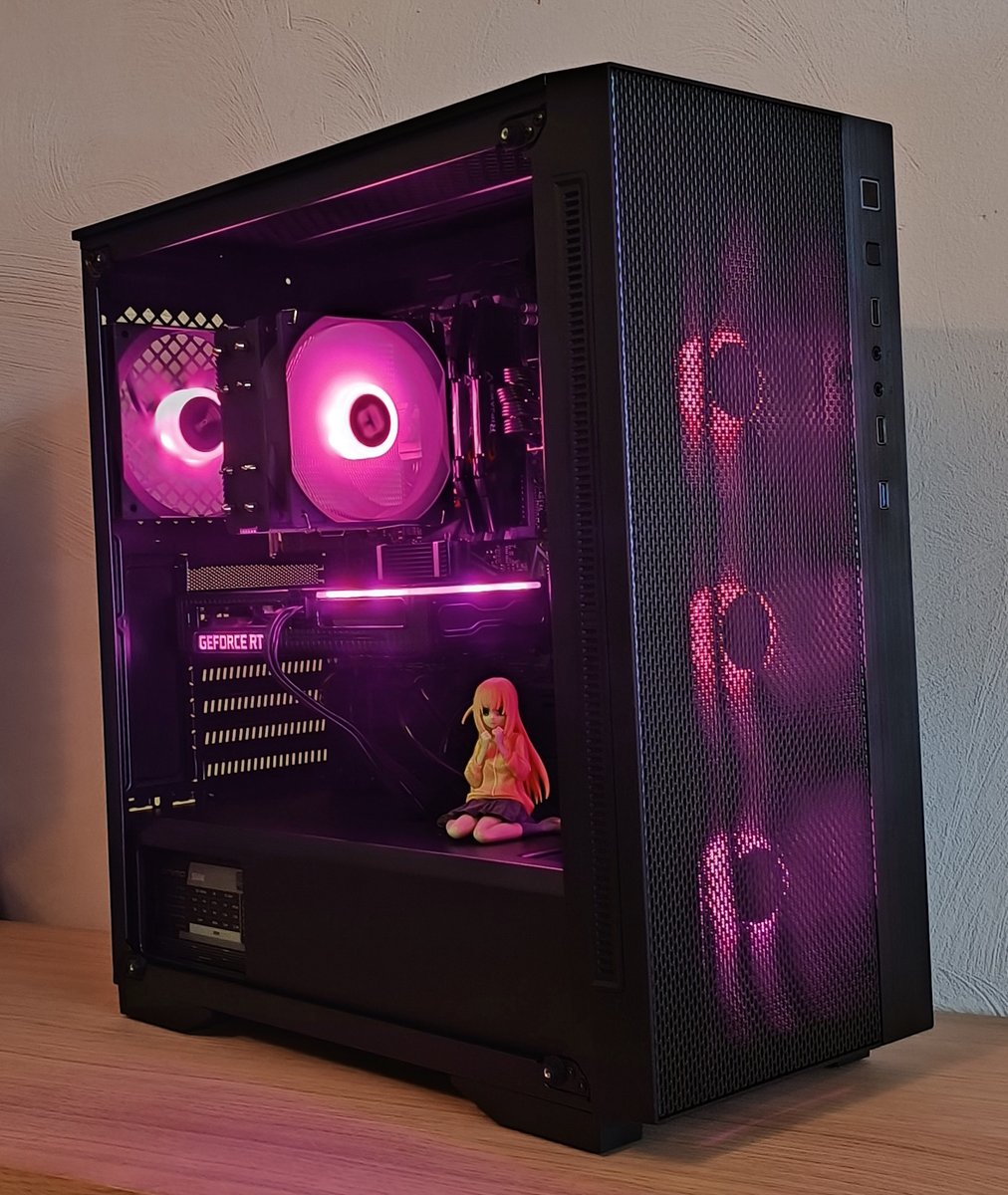 StellaPCs_nl's tweet photo. Anime figuur in je PC? #PCBuild #GamingPC #AnimeFigure https://t.co/Q6sL2cluEA
