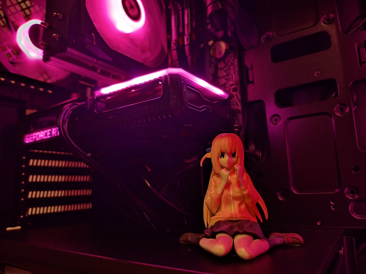 StellaPCs_nl's tweet photo. Anime figuur in je PC? #PCBuild #GamingPC #AnimeFigure https://t.co/Q6sL2cluEA