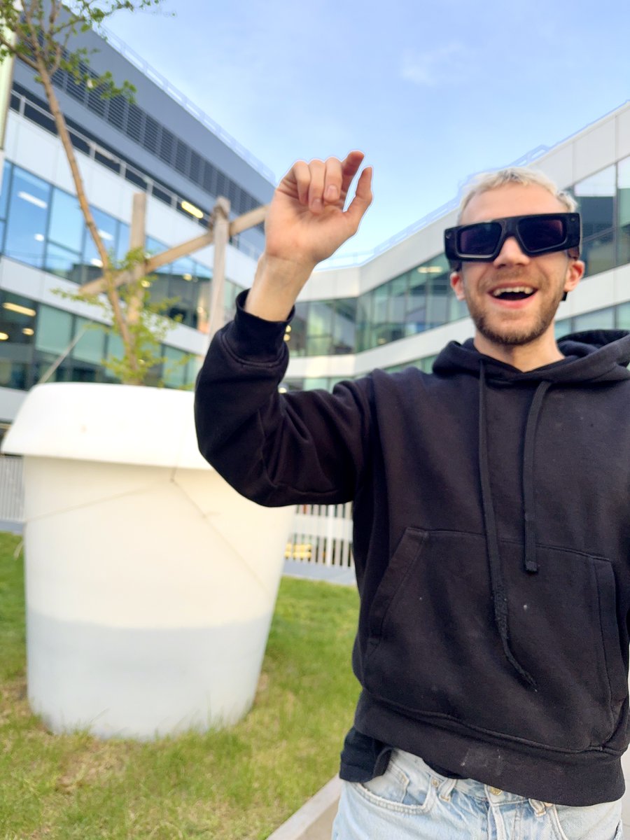 AndyFidel_'s tweet image. Love people&apos;s first-time reactions 🥰
#Spectacles