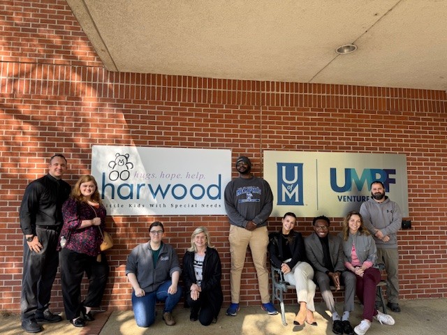 Professor Lynda Black's Nonprofit class recently visited Memphis' Harwood Center to gain real-world experience in Nonprofit management.  Read more at memphis.edu/law/about/news…