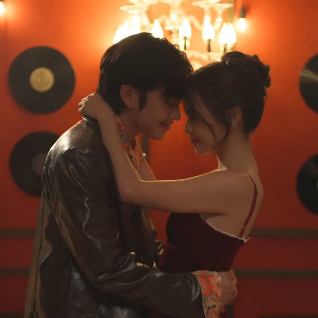 GRABE NAMAN ANG CHEMISTRY UMAAPAW 😩

#AshBinTibokVisuals
#AshBinTibokMV
#EarlTibokMVWithASHBIN