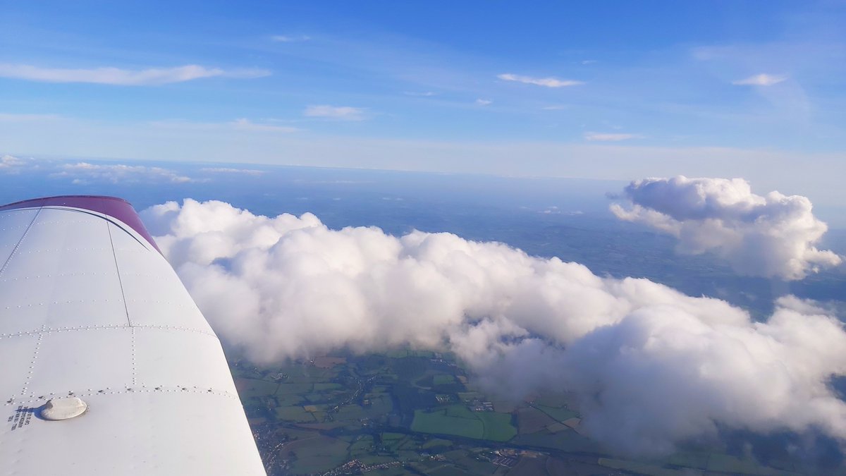 CJThePilot's tweet photo. A great flight with Alex who works for the airlines, with stunning weather and beautiful views...
We departed Bristol Airport and flew South, then followed the South Coast...
We climbed up to 8,000ft and also practiced some Radio Navigation using the Berry Head VOR/DME... https://t.co/94ANtJIosh
