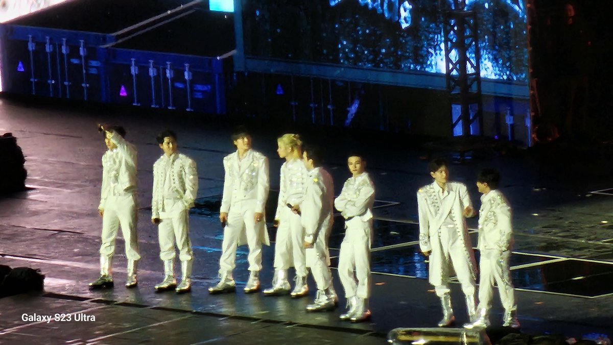 eufernandasa_'s tweet photo. Sobre o show do Stray kids em SP no sábado:
Maravilhoso, perfeito, espetacular! Muito feliz que tenha sido tão grandioso. Eles merecem cada demonstração de amor e apoio que receberam dos fãs. Fui como mãe de uma army-stay e voltei apaixonada pelos pitocos. E eles pelo Brasil! https://t.co/aOESmd5iNs