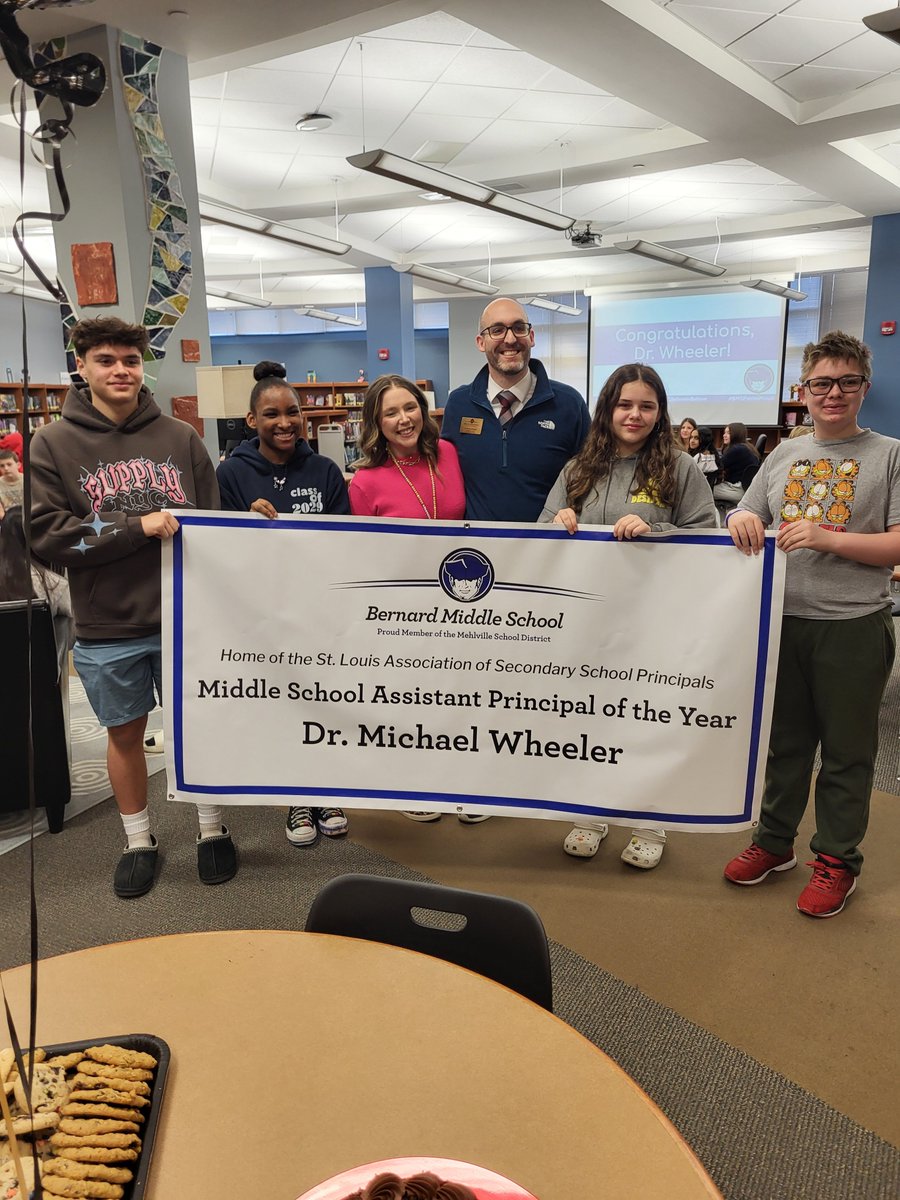 STLPrincipals's tweet image. Congratulations to Dr. Michael Wheeler, Assistant Principal at Bernard MS, for being recognized as the SASSP Middle School Assistant Principal of the Year for 2025.  Thank you for your service to the Mehlville-Oakville school community.
