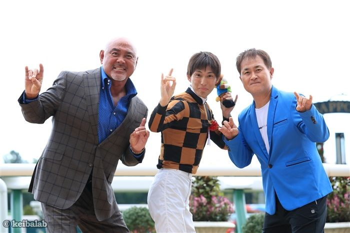 【あれから1年、天国へ祈りを】
本日4月10日は、藤岡康太騎手の一周忌です。

多くの関係者、ファンに愛された藤岡康太騎手に改めて思いを馳せつつ、今日も明日も人馬が無事にレースを終えることを祈ります。
(あえて"騎手"と表記しました)
#藤岡康太 #藤岡康太を忘れない
keibalab.jp/db/jockey/0111…