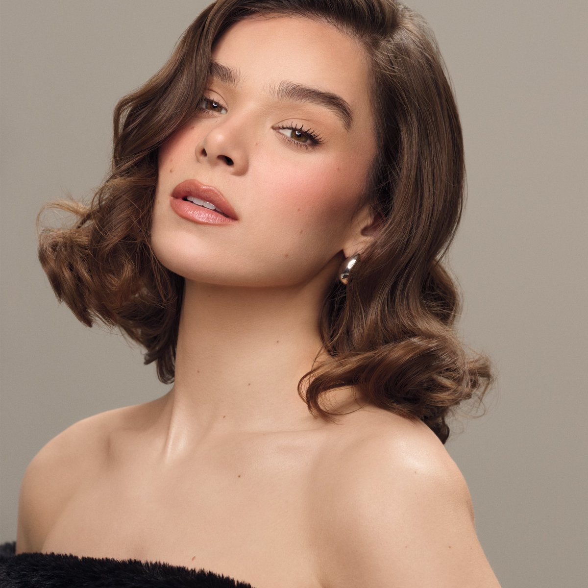 Hailee Steinfeld para Backstage.