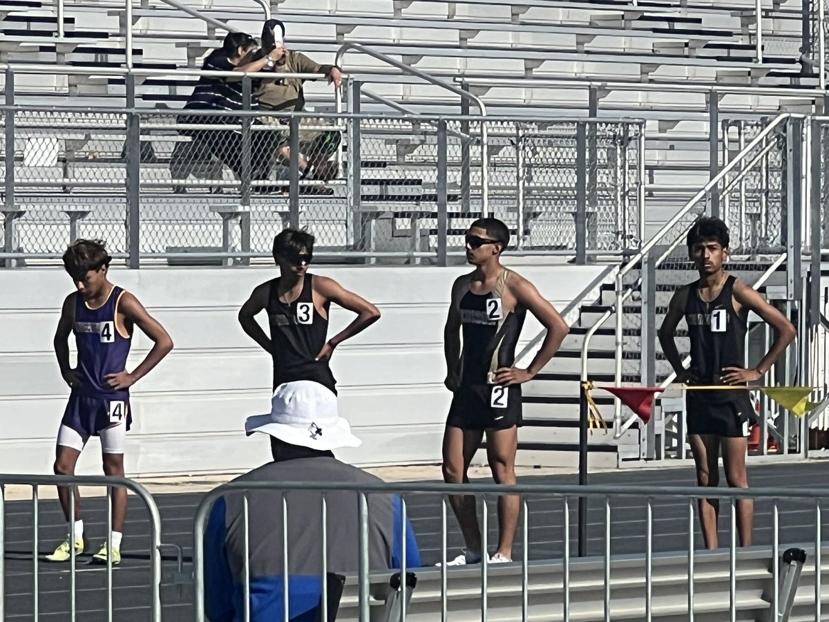 SeguinHSTrack's tweet photo. 5A Boys 3200 Prince Medrano/Adrian Rangel https://t.co/C1hNy4PgAj