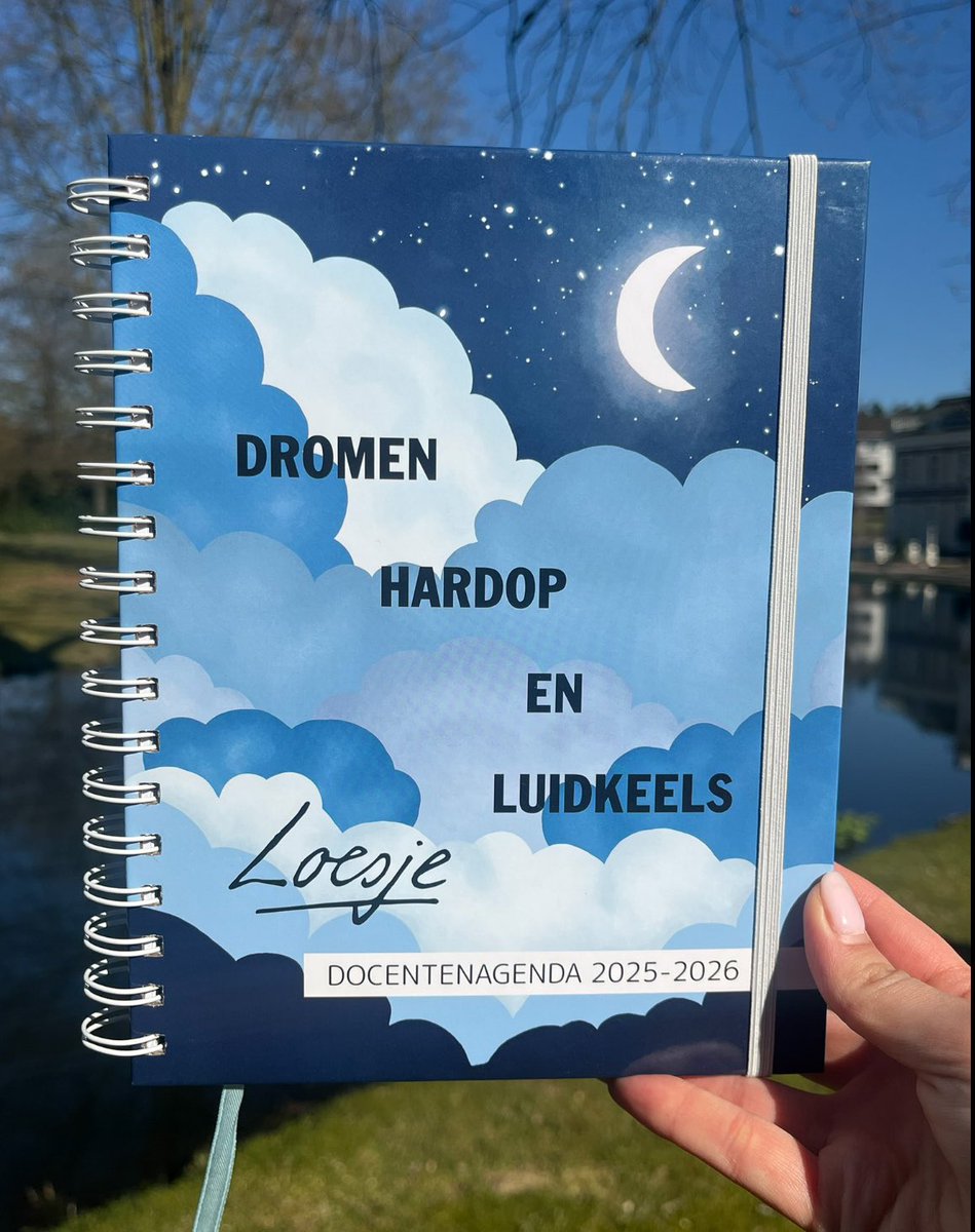 Loesje v/d Posters (@loesjenl) on Twitter photo Docenten agenda
Ontworpen samen met docenten, voor alle soorten onderwijs geschikt.
Grote aantallen inkopen voor je afdeling of collega’s? Vanaf 5 stuks bieden we korting. Mail voor meer informatie naar winkeltje@loesje.nl
VOORVERKOOP: Levering verwacht in week 20 Docenten agenda
Ontworpen samen met docenten, voor alle soorten onderwijs geschikt.
Grote aantallen inkopen voor je afdeling of collega’s? Vanaf 5 stuks bieden we korting. Mail voor meer informatie naar winkeltje@loesje.nl
VOORVERKOOP: Levering verwacht in week 20