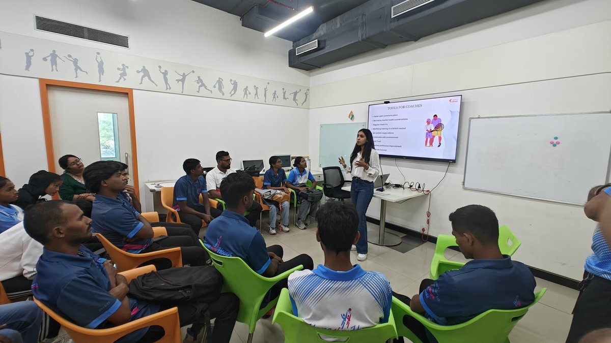 _SimplySport's tweet photo. Simply Sport, in collaboration with Hi5 Foundation, conducted a Simply Smiles session on mental well-being, psychological safety &amp; practical tools for coaches. Led by our Lead Sport Psychologist, Serah Menezes.
#SimplyFoundation #empowering #coaches #Hi5Foundation #SimplySmiles https://t.co/P625X7KscN