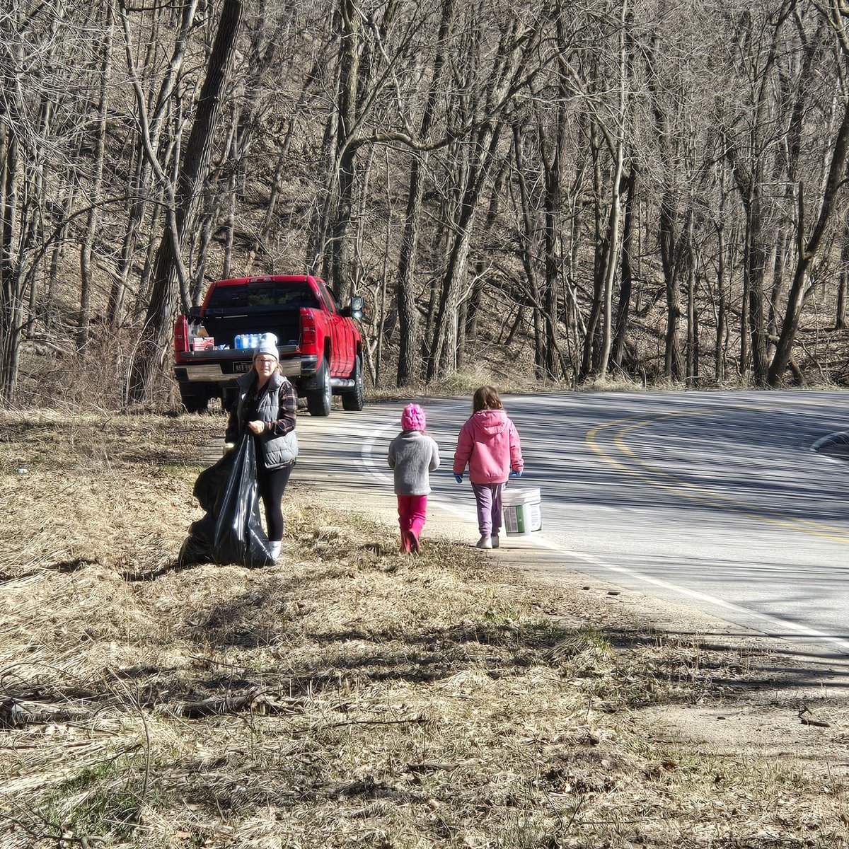 Otho Betterment Committee hosted a Pick-Up Iowa event, focusing on the hollow leading out of Otho. 12 volunteers collected over 20 bags of trash, filling an entire truck bed with debris! 

Sign up to host your own Pick-Up Iowa event now at loom.ly/nR8iIS4

#PickUpIowa
