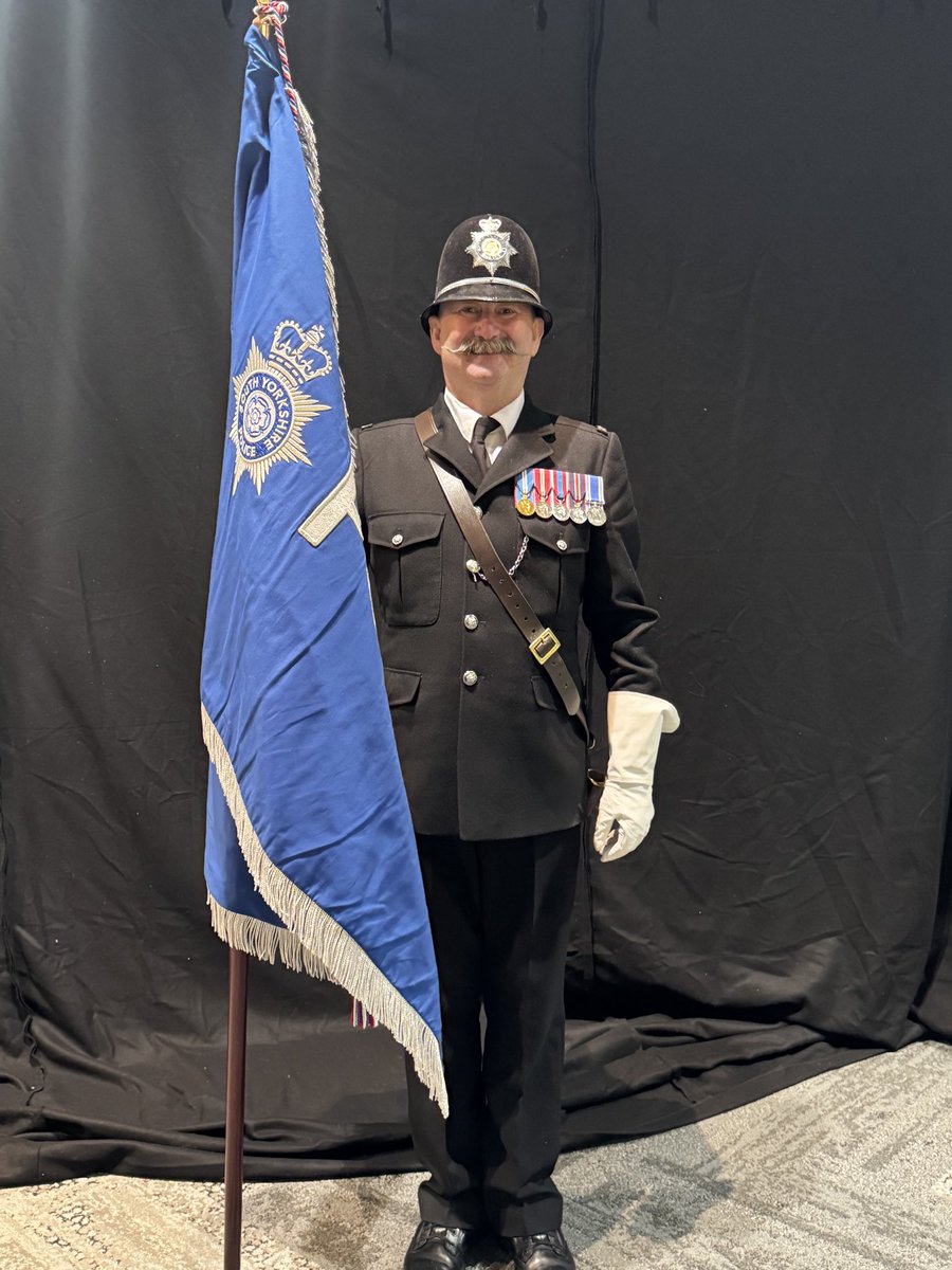 TheMoustacheCop tweet media