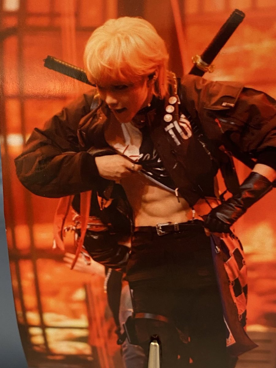 shu_porangporan's tweet photo. yo sé que Kingdom dejó traumas (me incluyo) pero jamás olvidaré este look de Felix ✋🏼😫 fue maravilloso https://t.co/pDb7Hkf18N