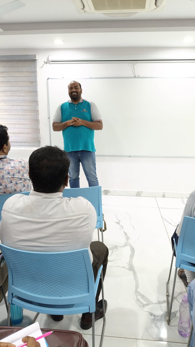 HoneyyGroup's tweet photo. Today is the start of an exciting journey of new employees filled with learning, growth, and opportunities. At Honeyy Group, we believe in empowering every step you take.

#NewEmployeesTraining  #newbatchstarting  #TrainingSession  #honeyygroup #mukkaobulreddy #obulreddymukka https://t.co/vMro8h3cSX