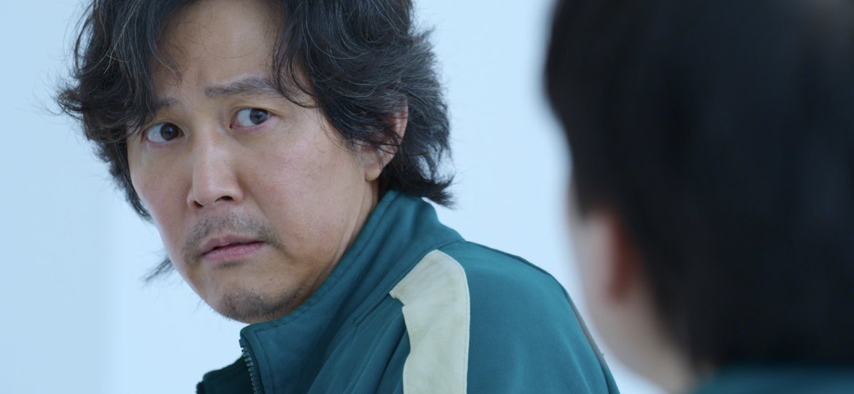 softcoredust's tweet photo. gihun’s grey hair in this episode #manythoughts https://t.co/OSneDFJMMc