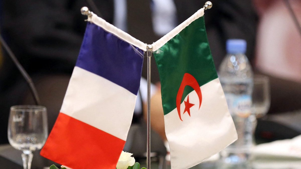 CerfiaFR's tweet photo. 🚨🇫🇷🇩🇿 ALERTE INFO | Au moins 4 suspects ont été arrêtés par la DGSI, soupçonnés d’avoir voulu exécuter un assassinat possiblement commandité par l’Algérie en France contre l’influenceur "Amir DZ", relève Le Parisien. Critique de l’État algérien et de la corruption, il est visé depuis son exil en France. En avril 2024, 4 suspects en faux policiers le kidnappent et le droguent pour l’emmener plus loin. Amir DZ affirme que ces kidnappeurs commandités le relâchent ensuite en pleine forêt sans explications. Selon la DGSI, il s’agirait bien d’une tentative d’assassinat, ou de le ramener en Algérie pour purger sa peine de mort. Le contrat aurait échoué à cause du manque de moyens et d’impréparation, rapporte Le Parisien, et les 4 suspects recevaient des ordres d’un officier des services secrets algériens posté au consulat en France. Une taupe au ministère de l’Économie aurait aussi été recrutée pour les renseigner sur le statut de réfugiés algériens, comme cela avait déjà été révélé il y a quelques semaines. (Le Parisien)