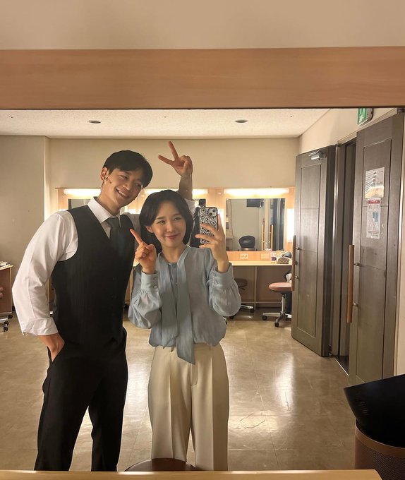 mingsmile_09's tweet photo. you both are doing so well our beautiful mingtaeseob and jihee♥️♥️🌸🚀🌌
#최민호 #TaeSeob #Jihee
#밍태섭 #Rendezvous #김하리 #랑데부
#민호 #MINHO #ミンホ @SHINee https://t.co/x9pR7gyLqw