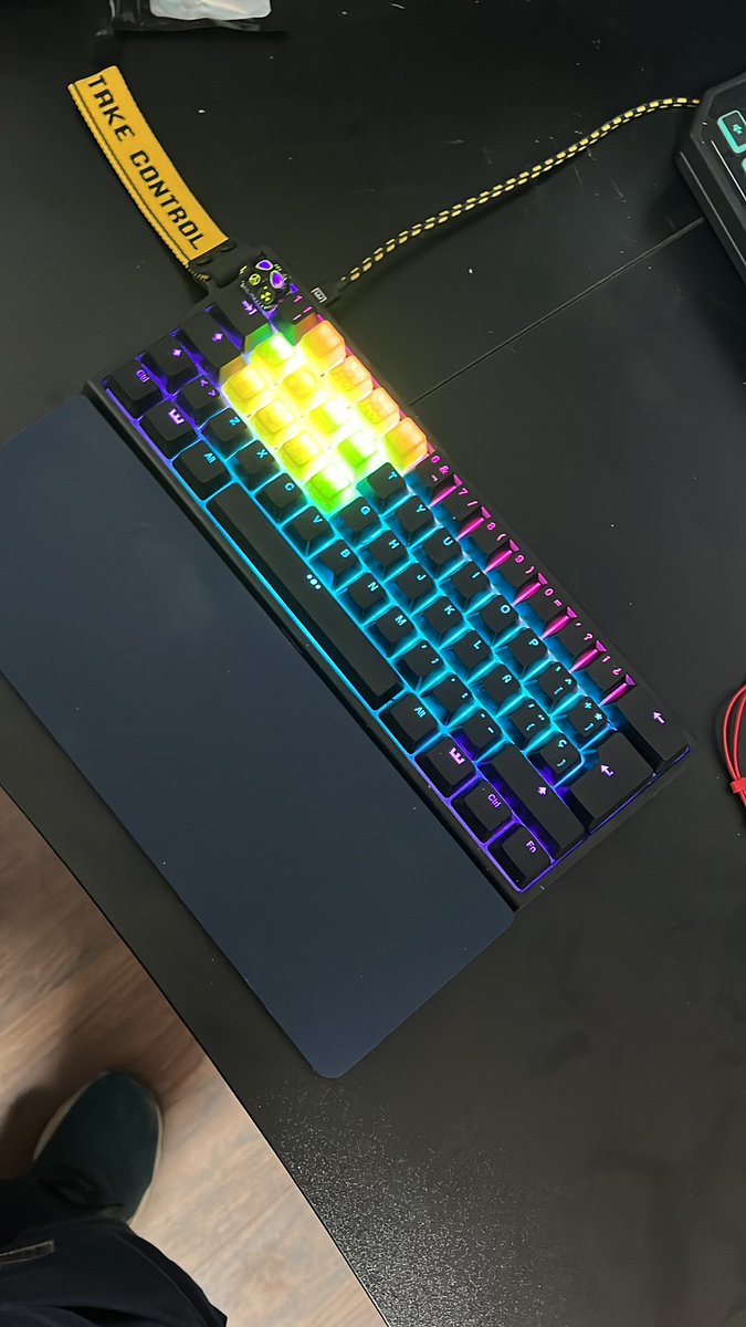 TheDaxterplays's tweet photo. Dioss que bien quedan con los led que pasada gracias @LOLiTOFDEZ @bysTaXx  @WillyrexYT y @3RGONOMICS https://t.co/D4xd832ZJP