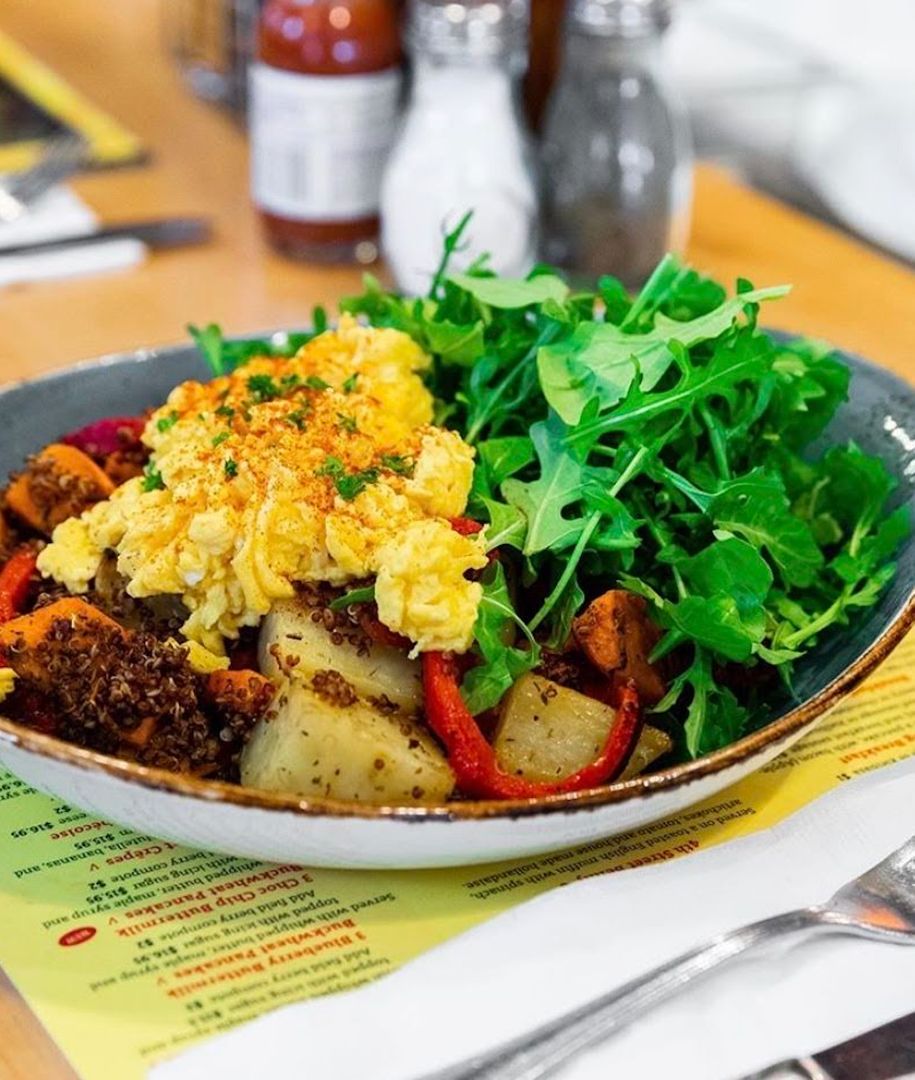 redsdiner's tweet photo. Stop by to relax, recharge, and enjoy our all-day breakfast (and maybe a cocktail or two 😉).

#yycbreakfast #yycbrunch #yyceats #supportlocal #wethefourth #eggs #hashplate #diner #brunch #brunching #calgary #calgaryeats #yycevents #calgaryliving #alberta https://t.co/mATenlNyT8