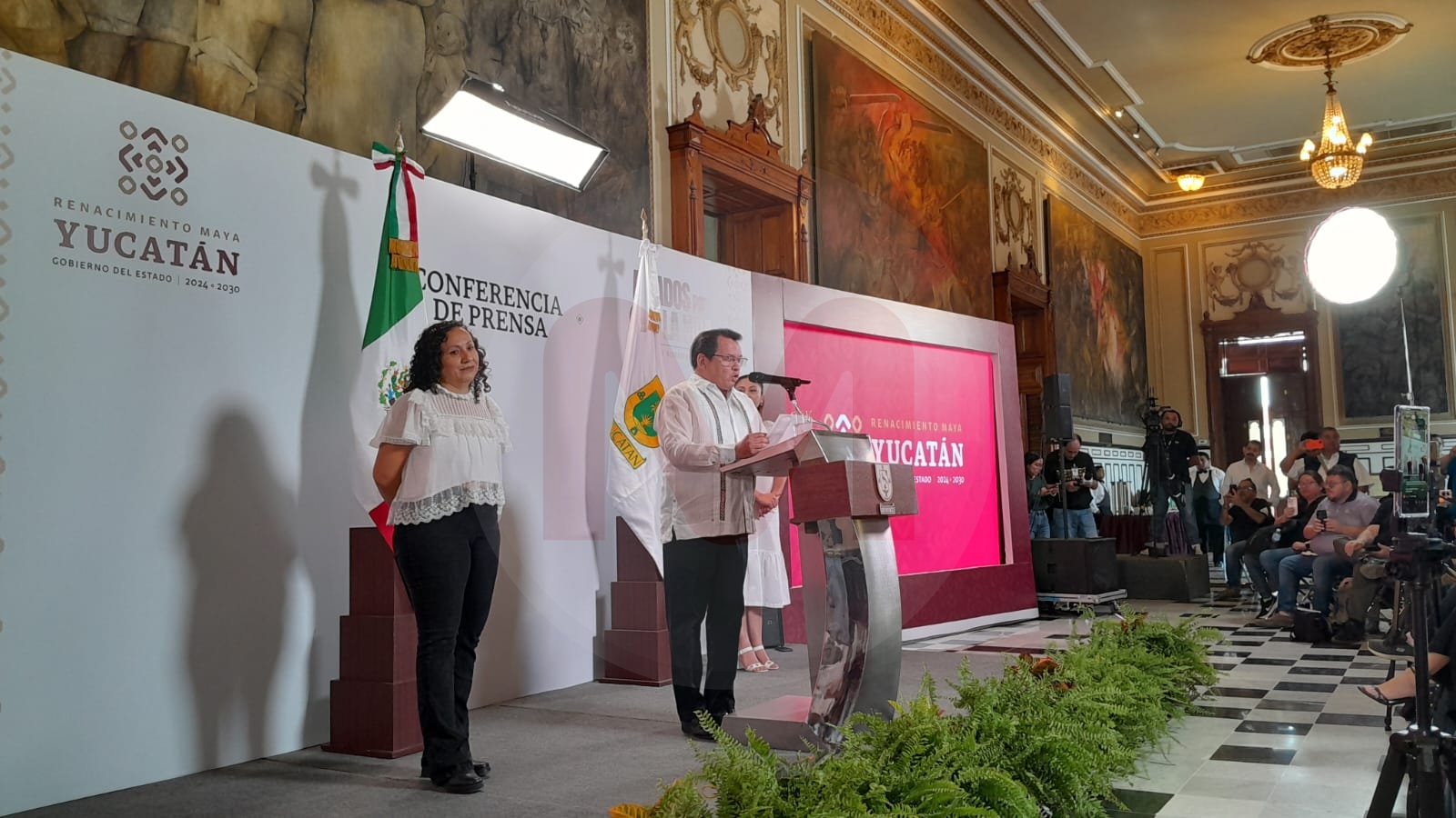 El Momento on X: "#ÚltimaHora 🔴El gobernador @huachodiazmena anuncia la renuncia de la titular de la Secretaría de Desarrollo Sustentable, #JanineQuijano, por motivos personales. En su lugar se incorporará #NeydaSilva, especialista en