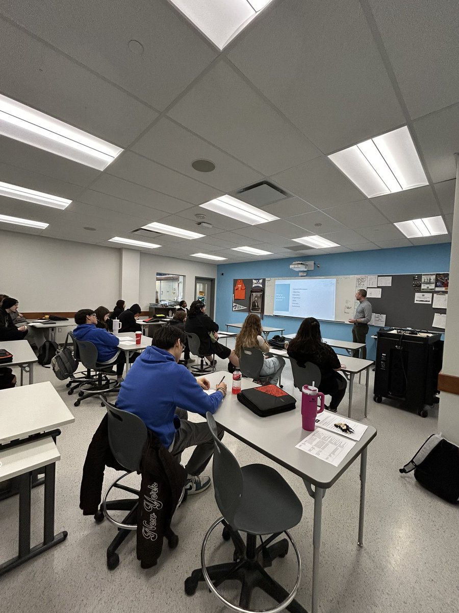 scottpathways's tweet image. We love our partnership with @FCCagriculture 👏🏻 Grateful to have them back this year for summer internship recruitment and resume/cover letter support! 4 successful applicants will have the opportunity to work at FCC this summer! @RegPublicSchool