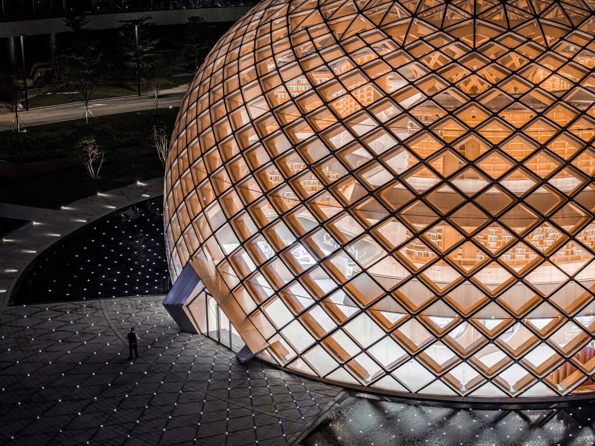 ArchDaily's tweet photo. The #Exhibition Center by Hot #Design will be a key symbol for showcasing research, hosting external exhibitions and media releases. It is a dome-like structure with a 39m diameter, 21m height and a total floor area of 4158.99 square meters. https://t.co/vlyZoEXw5p https://t.co/mPLRKiPaEm