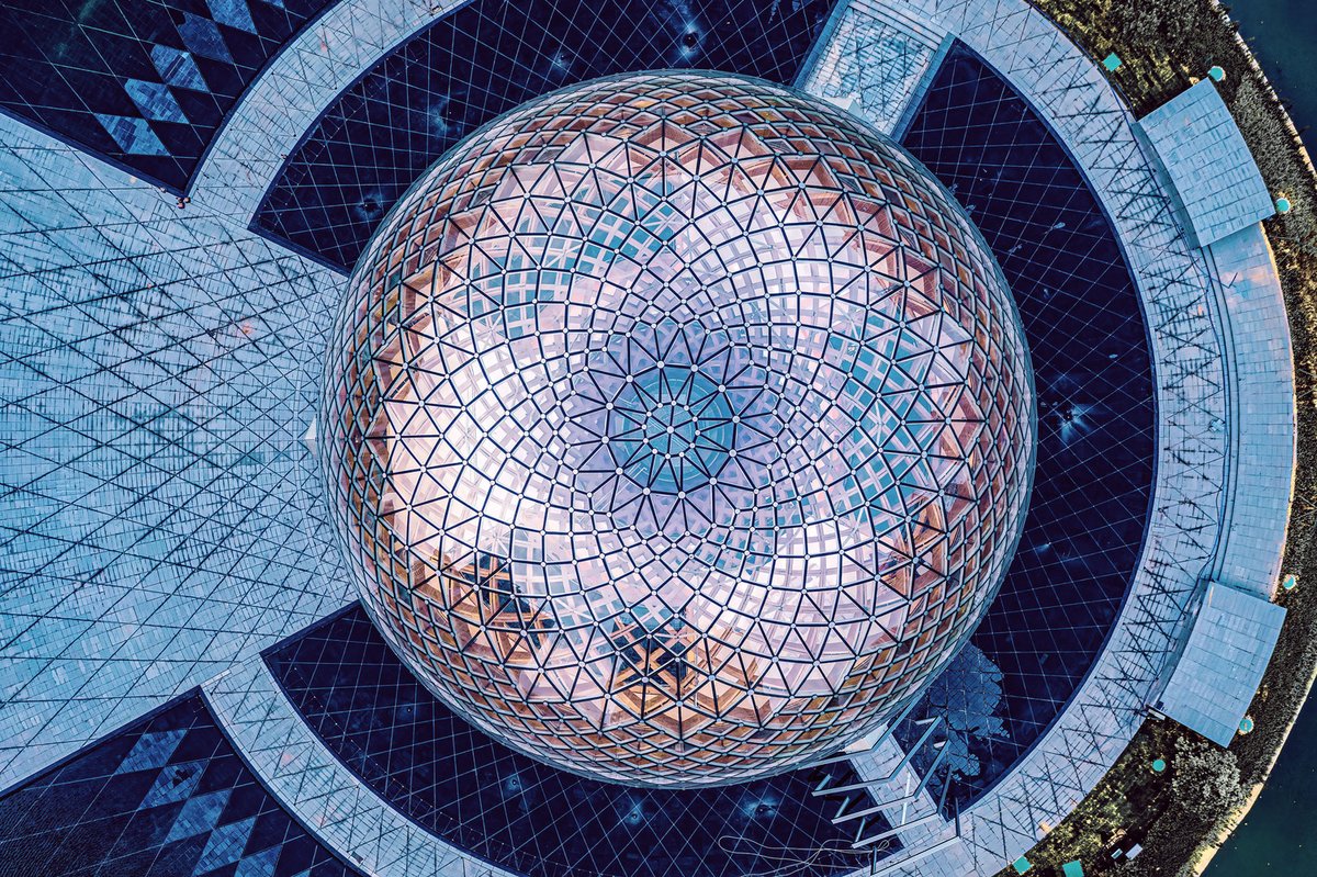 ArchDaily's tweet photo. The #Exhibition Center by Hot #Design will be a key symbol for showcasing research, hosting external exhibitions and media releases. It is a dome-like structure with a 39m diameter, 21m height and a total floor area of 4158.99 square meters. https://t.co/vlyZoEXw5p https://t.co/mPLRKiPaEm