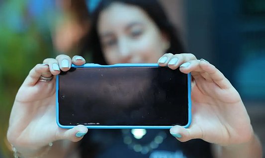 folhacondominio's tweet image. APARELHO ROUBADO EMITIRÁ ALERTA DE BLOQUEIO NO PROGRAMA CELULAR SEGURO
folhadocondomino.com.br/geral
(GERAL) ... As mensagens serão enviadas assim que um novo chip for inserido no aparelho que teve a restrição ativada ... #RoubodeCelular #PerdadeCelular #CelularFurtado #NotaFiscal