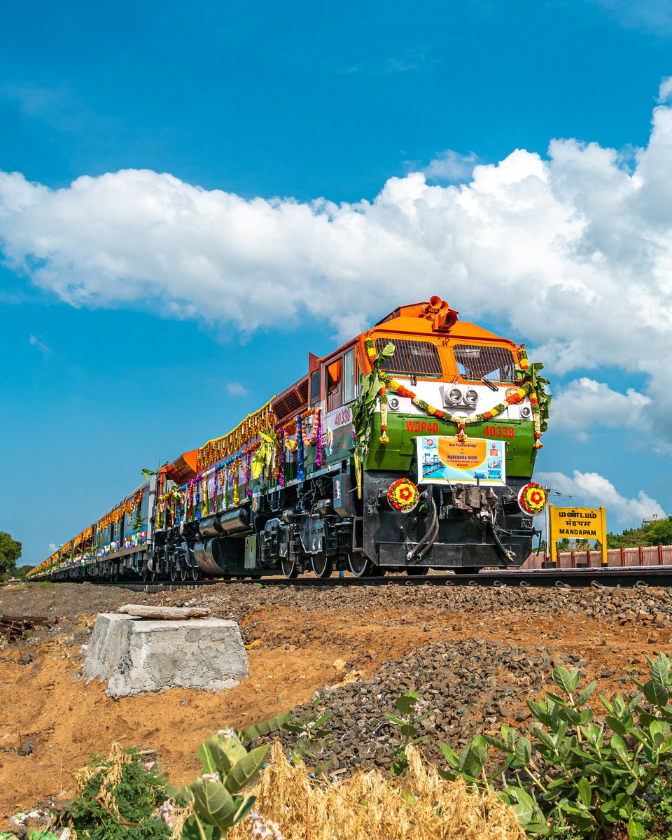 trainwalebhaiya's tweet photo. Decorated with culture, driven by progress ♥️
Beautifully Decorated 16104 Rameshwaram - Tambaram Express on its maiden run from Rameswaram!
📍 Rameswaram, Tamilnadu 🇮🇳
#pambanbridge #rameswaram #indianrailways #trainsofindia #tamilnadu https://t.co/bx7MIdpSBQ