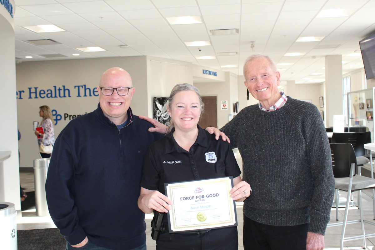 cityofboroOH's tweet photo. Congrats to Springboro Police Officer Aaron Morgan for receiving the Force for Good Award at today's @cw_champions, sponsored by the @BoroOhioChamber. The group meets to inspire leadership and community connections. #springboropolice #SpringboroChamber #cityofspringboro https://t.co/WIaehPfb9A