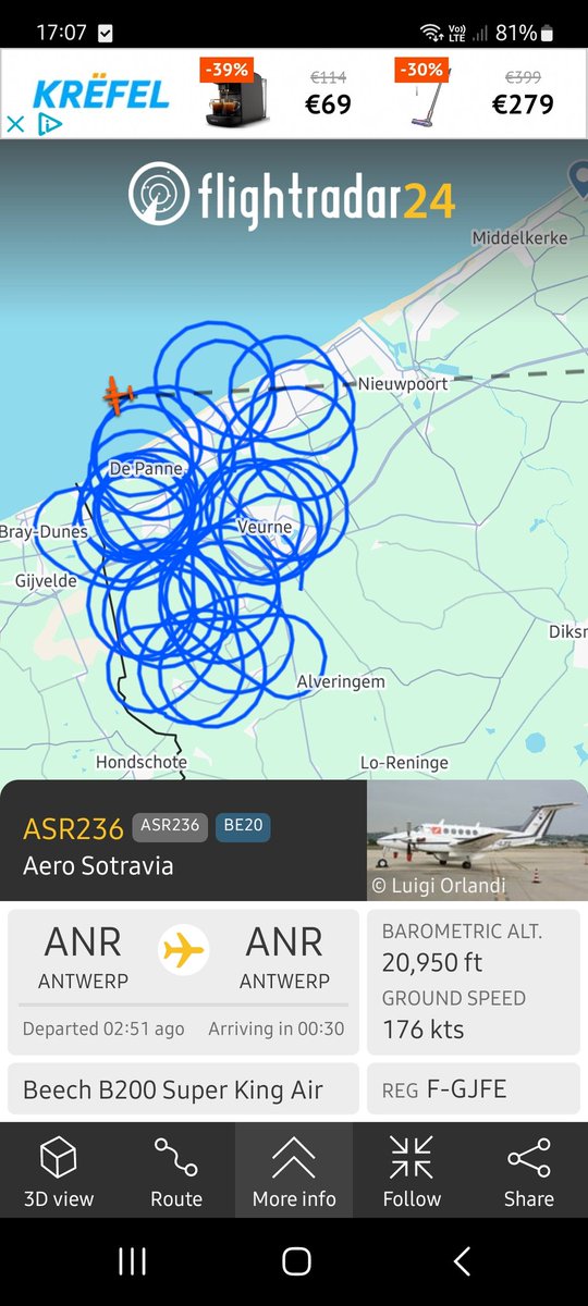 nexavar's tweet photo. @soudalquickstep @yveslampaert Wie weet waarom er een sportvlieger meevliegt in rondjes boven het parcour? https://t.co/Bt9hU3Wops