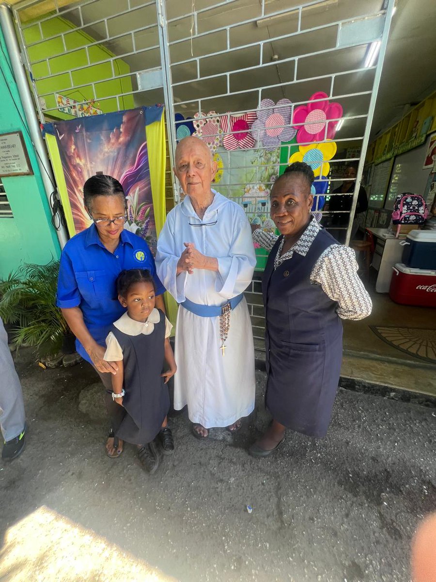 VazPreparatory's tweet photo. We were honoured to have Father Holung and Mr. Ryan Peralton visit Vaz Prep this week! They spent meaningful time with our students, sharing words of wisdom, joy, and encouragement. Thank you for inspiring the next generation!

#VazPrep #FutureLeaders #VazFamily #Inspiration https://t.co/4gaTA1FHNE