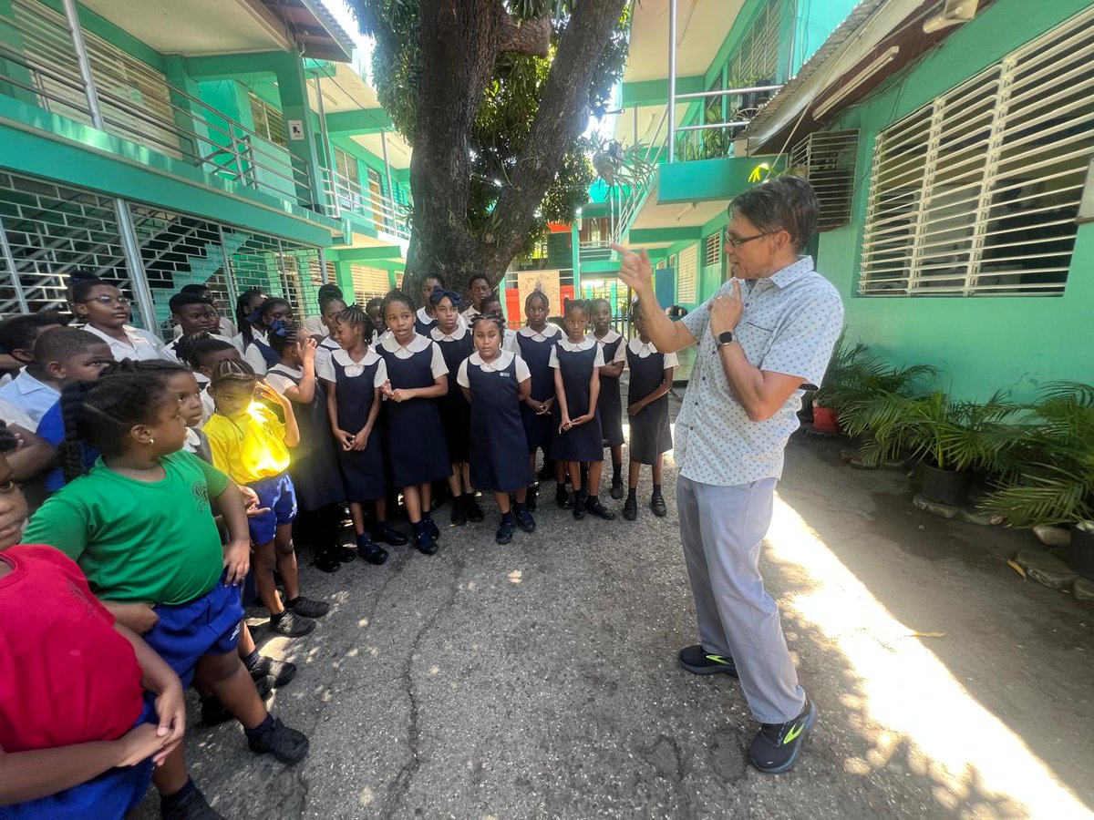 VazPreparatory's tweet photo. We were honoured to have Father Holung and Mr. Ryan Peralton visit Vaz Prep this week! They spent meaningful time with our students, sharing words of wisdom, joy, and encouragement. Thank you for inspiring the next generation!

#VazPrep #FutureLeaders #VazFamily #Inspiration https://t.co/4gaTA1FHNE