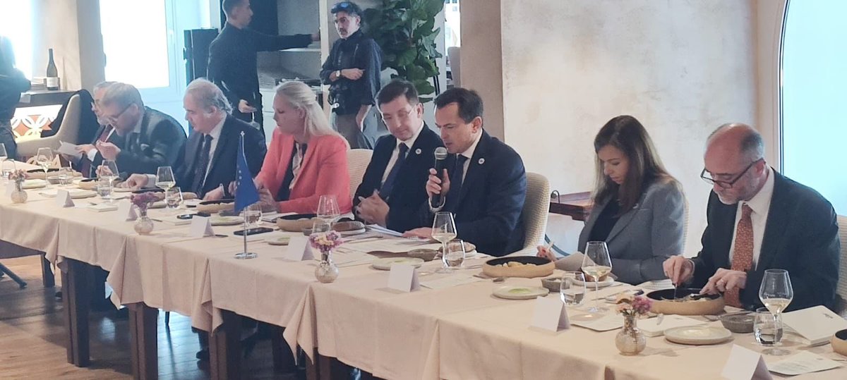 Our guest of honour of today's HOM’s lunch was the Speaker of <a href="/CYParliament/">Cyprus Parliament 🇨🇾🇪🇺</a> Madame <a href="/AnnitaDemetriou/">Annita Demetriou</a>. The discussion focused on most up to date topics from the 🇪🇺agenda, international relations from a parliamentary perspective, Cyprus problem and the internal politics
@POLAND25EU