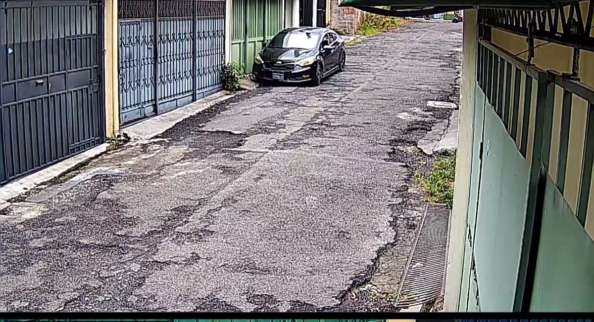 Flower277's tweet photo. @ObrasPublicasSV Mala calle genera agua estancada zancudos ancianos accidentados etc Res Sta Teresa 17 ave Nte Pje 7 Sta Tecla @ObraMunicipal @SantaTeclaSV @Gobierno_SV @nayibbukele https://t.co/fIElhZVbNh
