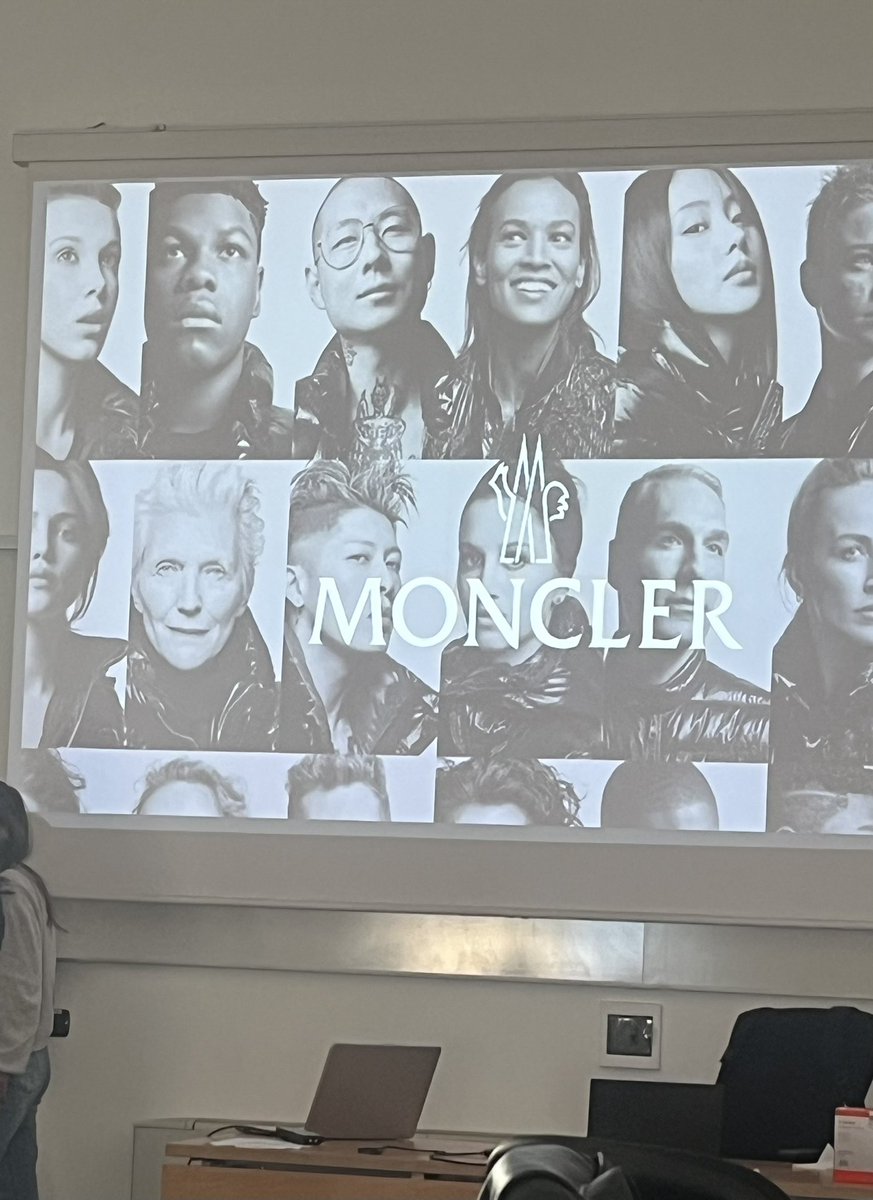 AliceVerbicaro's tweet image. 2014, Report contro Moncler 

#siamotutteoche
#formaper #livetweeting #brandreputation #eserquetti @DanyCerquetti