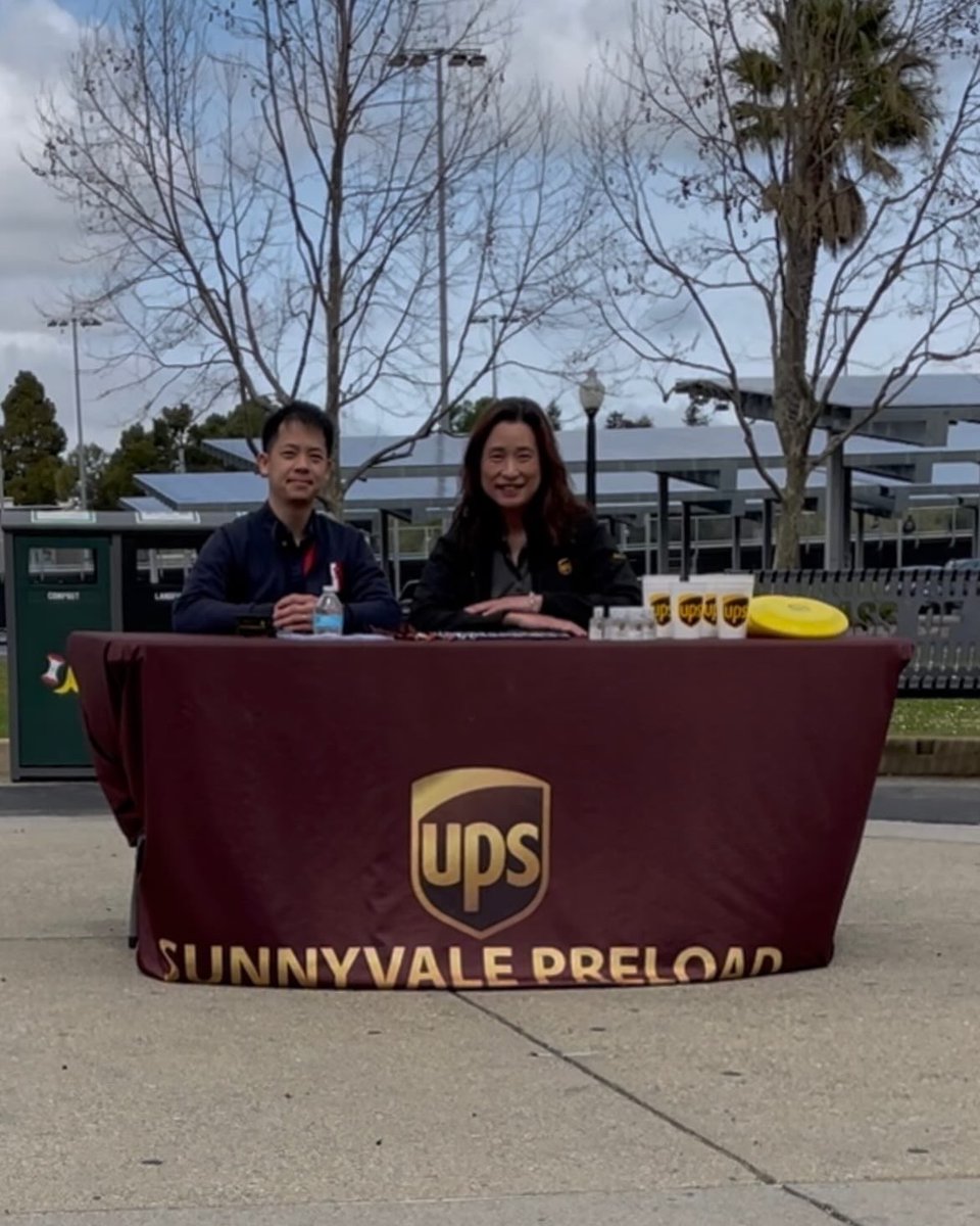 NorCal_Humans's tweet photo. Today is National Education and Sharing Day! Earlier this week, two of our team members attended #SanMateo High School’s Summer Opportunity fair. They educated and shared the many opportunities that #UPS has to offer!
#NationalEducationandsharinngday #MaketheShift #Highschool https://t.co/Ob0xiqWZhO