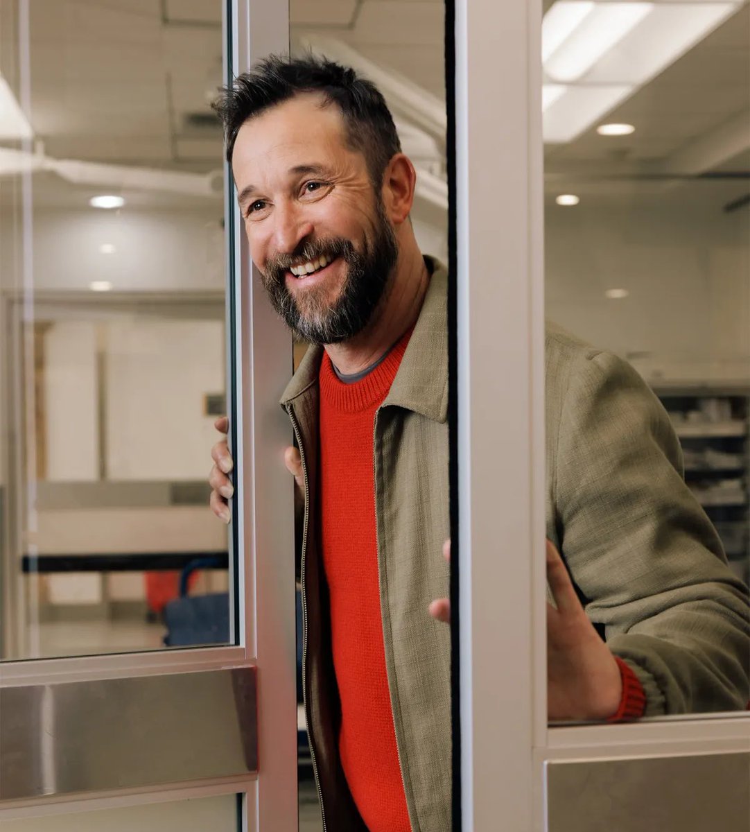 FilmUpdates's tweet photo. Noah Wyle covers the latest issue of Variety

📸: Chantal Anderson https://t.co/rHJR9hAd6I