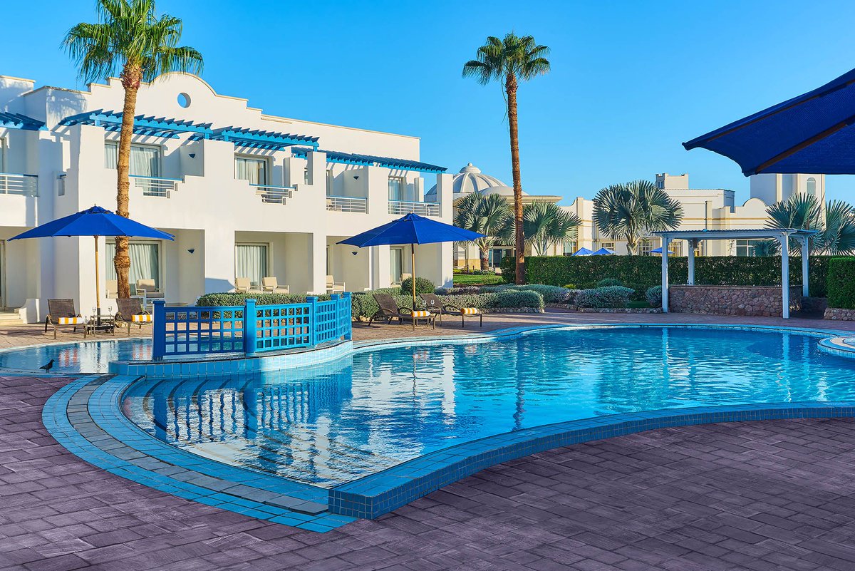 RenSharm's tweet image. From the in-pool bar to the quiet pools and the active one,, you're bound to find your favorite with four pools spread across the resort to suite your taste for enjoyment.
#rensharm #discoverthisway #swimmingpools #sharmresort #resortlifestyle