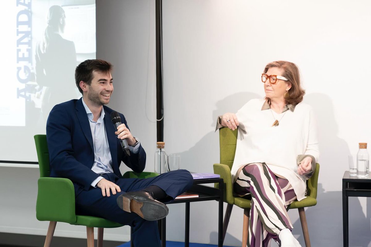 AlumniUFV's tweet photo. Ayer celebramos “Relatos sobre la ética en la empresa”, organizado por Educación Ejecutiva UFV.

📖 El debate giró en torno a Las siete carpetas de Angélique, de María Lladró.

Con los alumni Guzmán Cano y Luis García Álvarez, reflexionamos sobre liderazgo ético. https://t.co/L0SQQ7d2ez