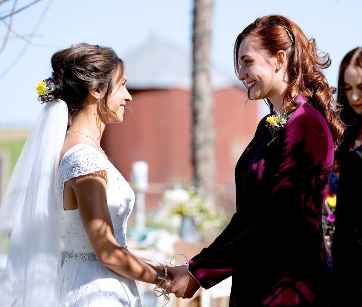 BiTheWayHaught's tweet photo. Good morning beautiful Earpers ☀️ It's seems fitting that Wayhaught's wedding anniversary falls on #WayHaughtWednesday 💐 Can't believe it's been 4 years. Wishing them along with all of you the loveliest day possible. Keep fighting for more #WynonnaEarp We need them back 💜💜💜 https://t.co/8rmkLroxnD