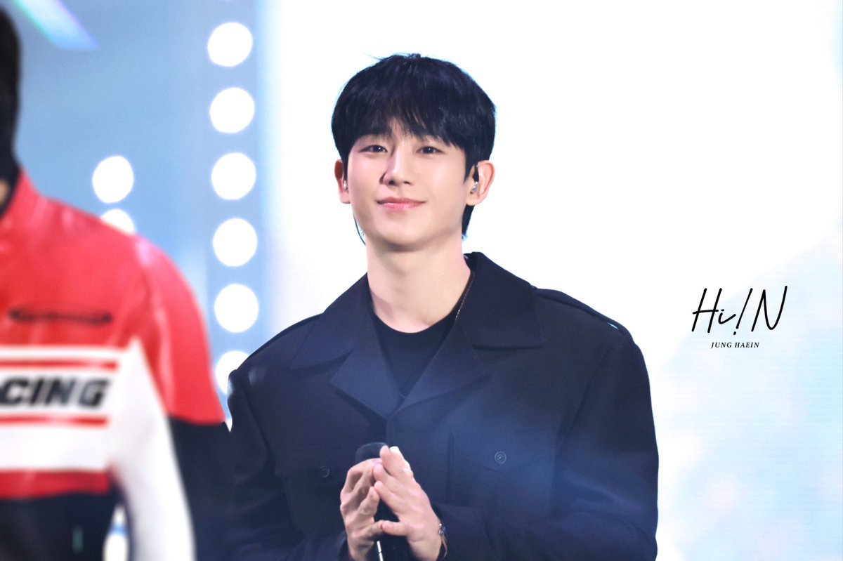 Hiin0401's tweet photo. (HQ)
241214-15 FNC KINGDOM 아이돌 핸🥹🖤

#JUNGHAEIN #정해인 #チョンヘイン #丁海寅 #FNCKingdom https://t.co/nqFH1TBlqP